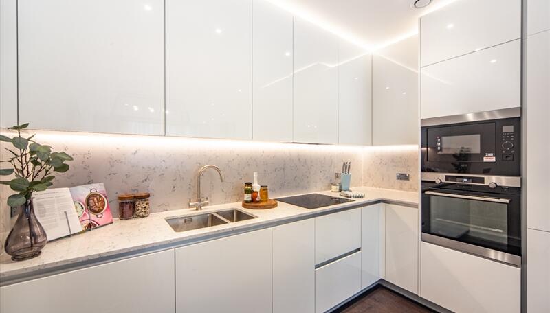 2 bed property in 4 Thornes House, 6-8 Charles Clowes Walk, London